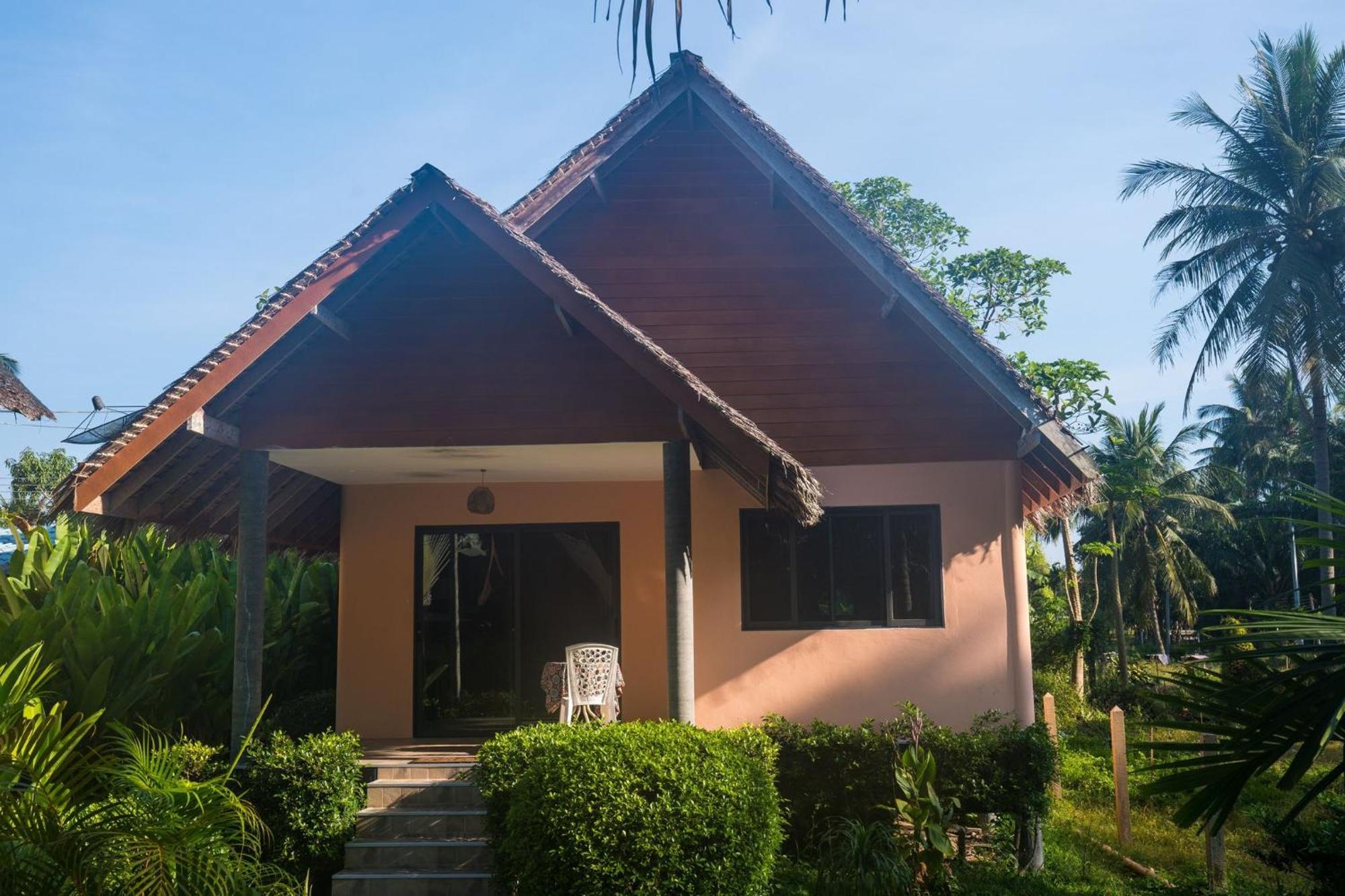 Leeloo Paradise Khanom Exterior photo