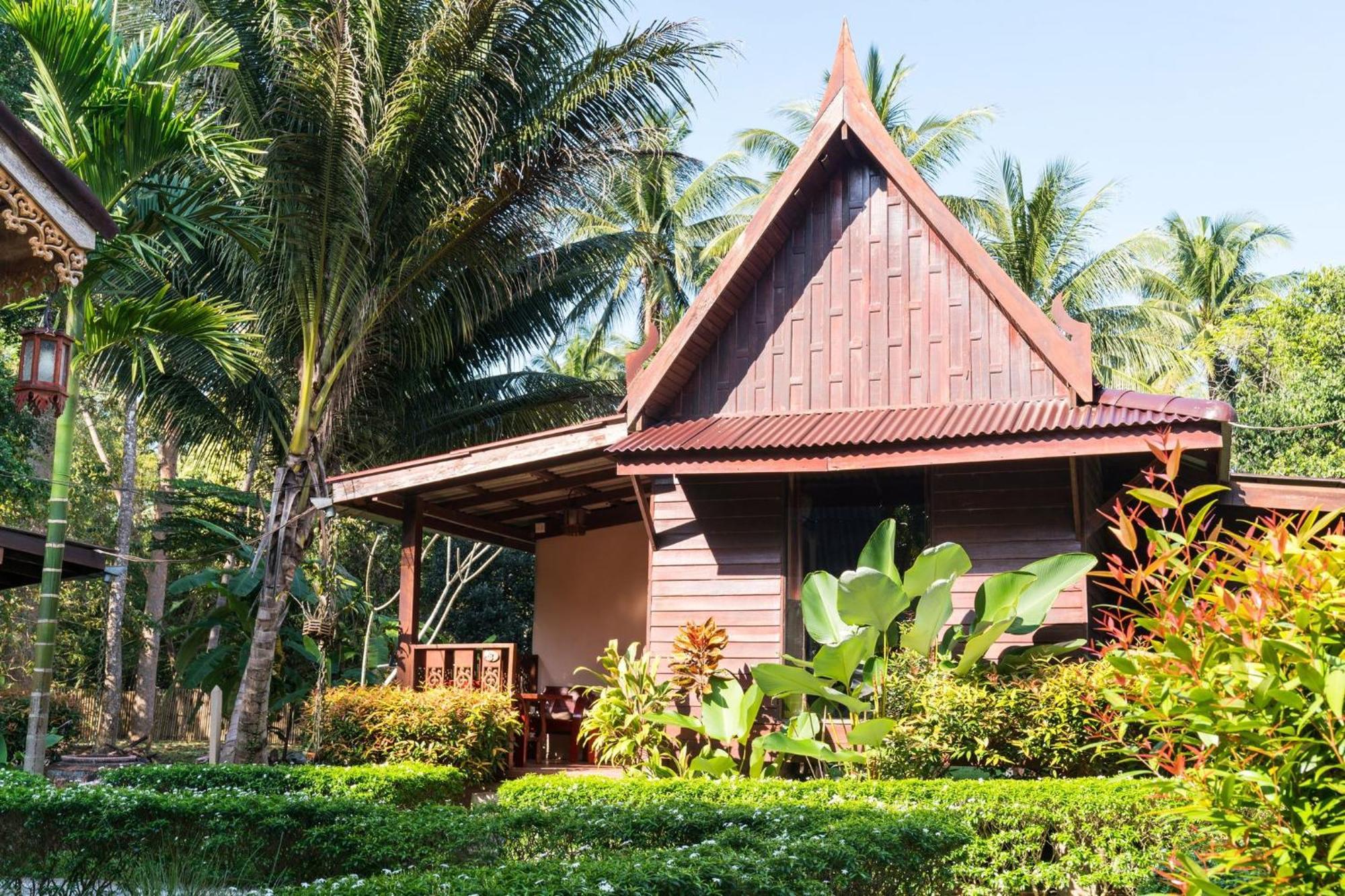 Leeloo Paradise Khanom Exterior photo