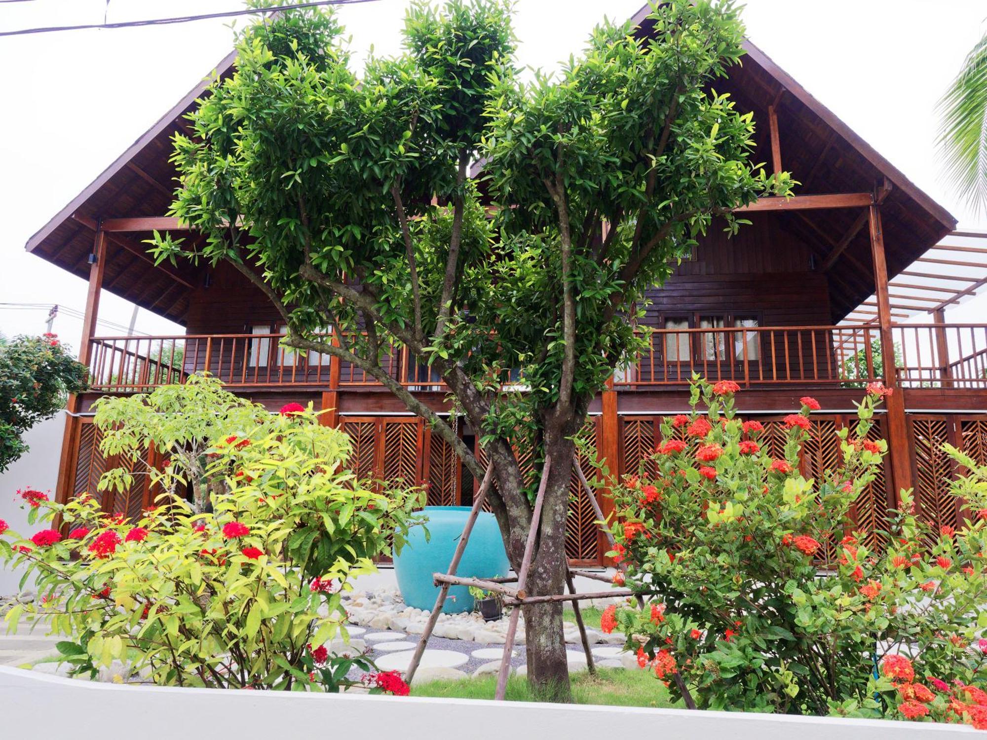 Leeloo Paradise Khanom Exterior photo